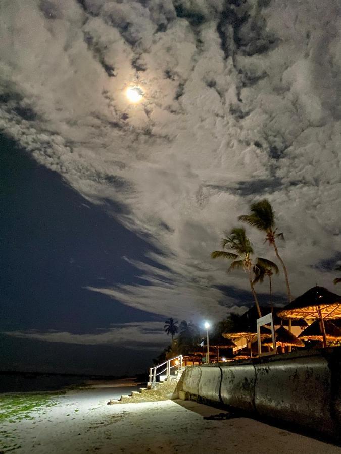Double V Nungwi Otel Dış mekan fotoğraf